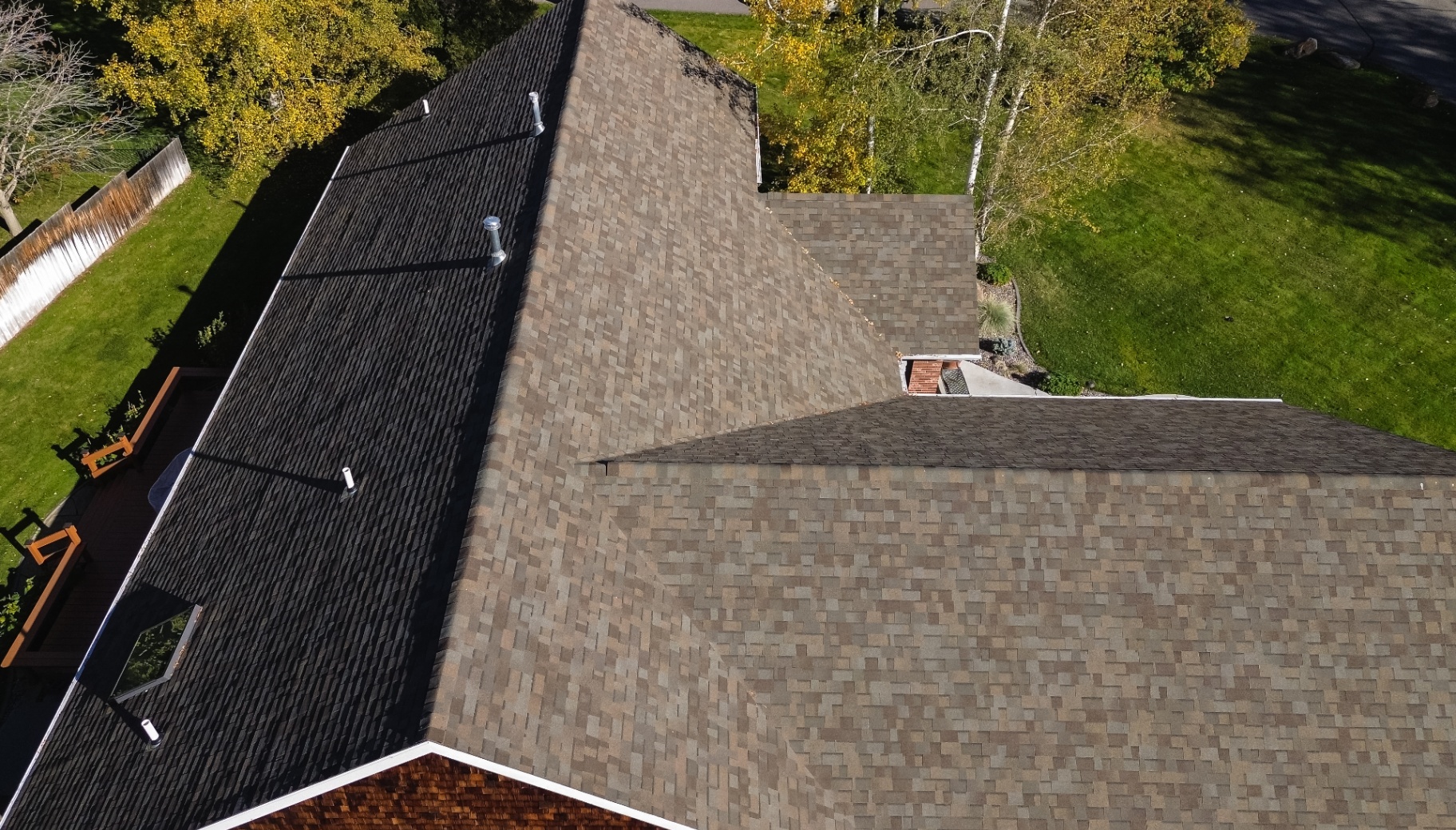 Top-down detail of ridge, valleys and shingle blend